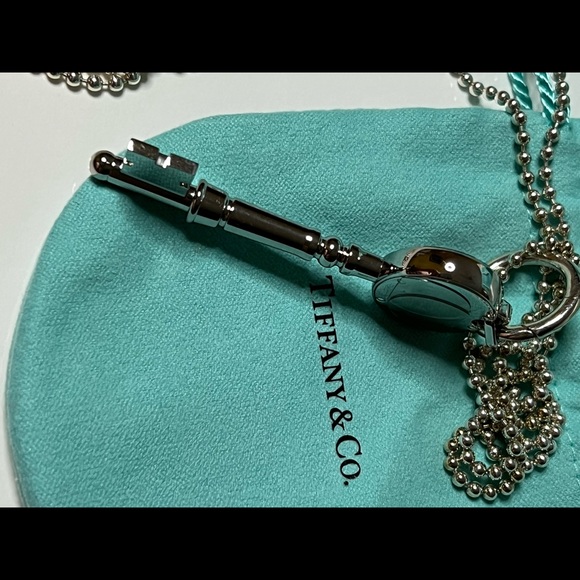 ๐ Host Pick!!! ๐๐ Rare like new Tiffany Key watch  Pendant with Chain - Picture 13 of 15